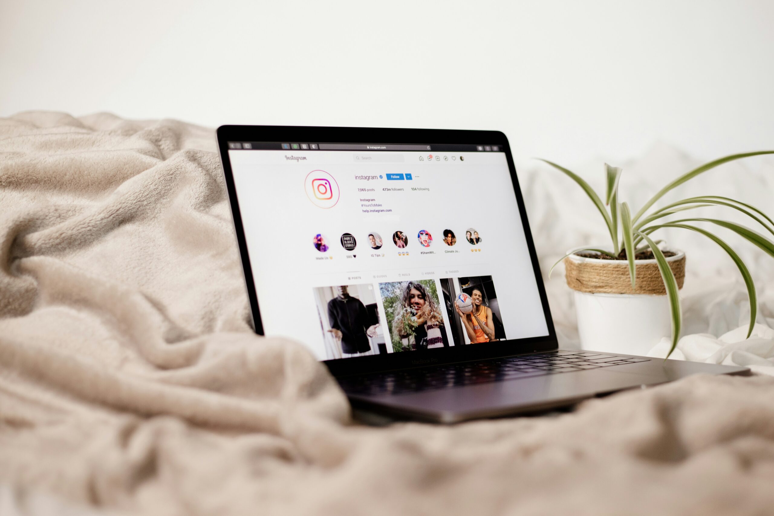 Influencer Marketing in 2025: How to Grow Your Brand with Influencers